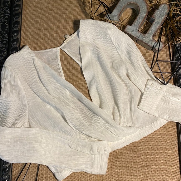 NWOT Silence + Noise White Crop Top Size L - Picture 1 of 3